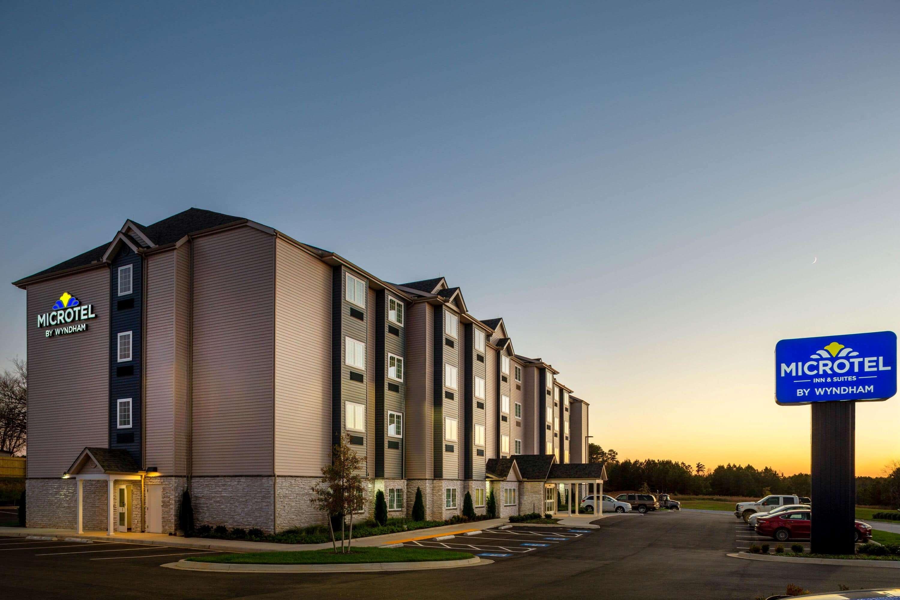 Microtel Inn Suites By Wyndham Саут-Хилл Экстерьер фото