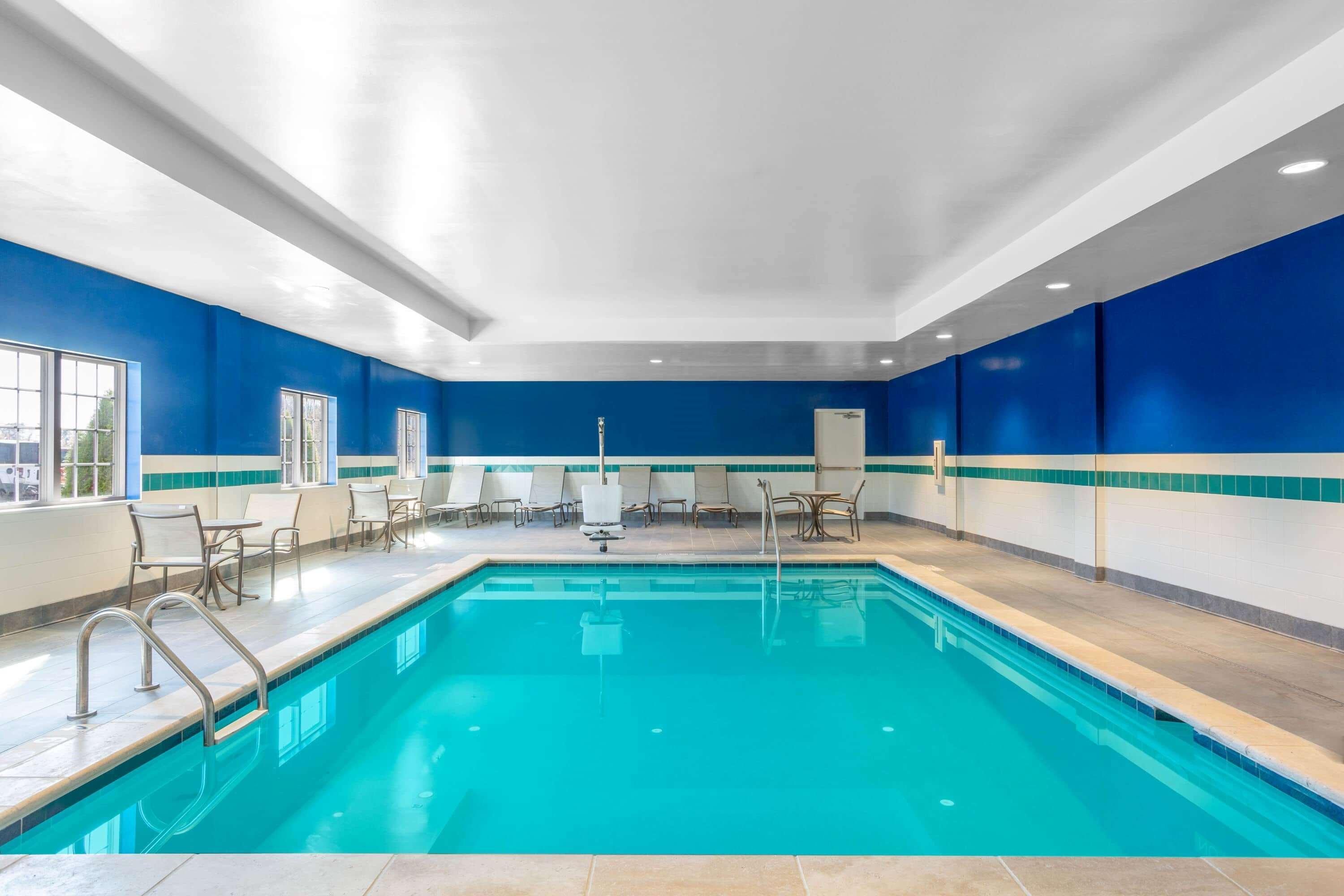 Microtel Inn Suites By Wyndham Саут-Хилл Экстерьер фото